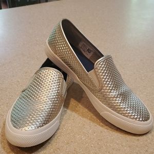 Boat style sneakers